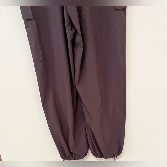 Athleta Women's Brooklyn Utility Jumpsuit Size 8 Half Zip Cargo Pockets - Picture 11 of 13